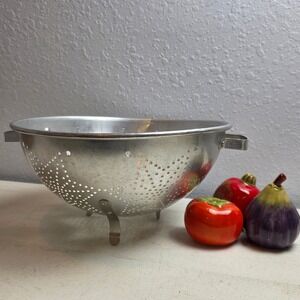 Vintage Aluminum Star Pattern Footed Colander Strainer Dual Handles Silver 10in